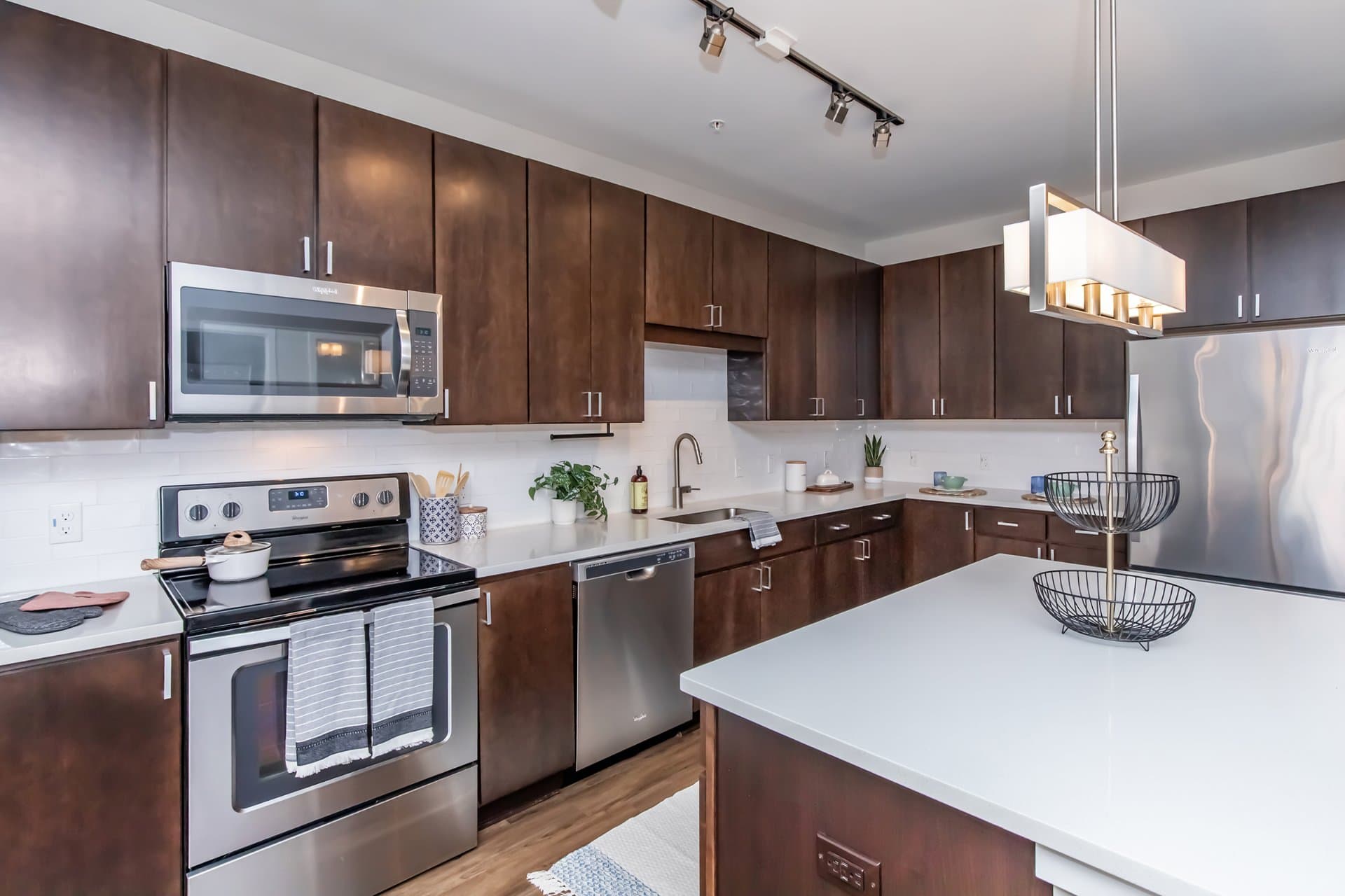 25 N Central Ave, Clayton, MO 63105