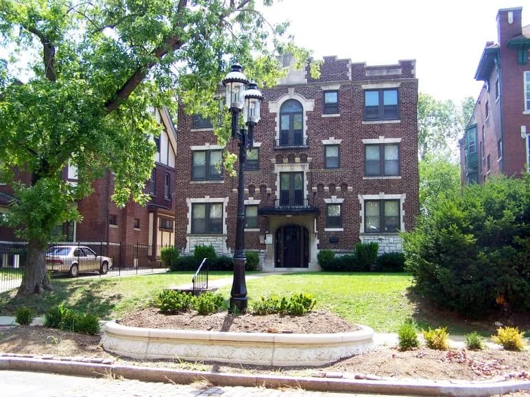 5132 Waterman Boulevard, St. Louis, Missouri 63108, United States