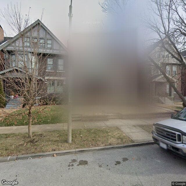 5855 De Giverville Avenue, St. Louis, Missouri 63112, United States