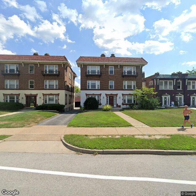 7012 Forsyth Blvd, St. Louis, MO 63105