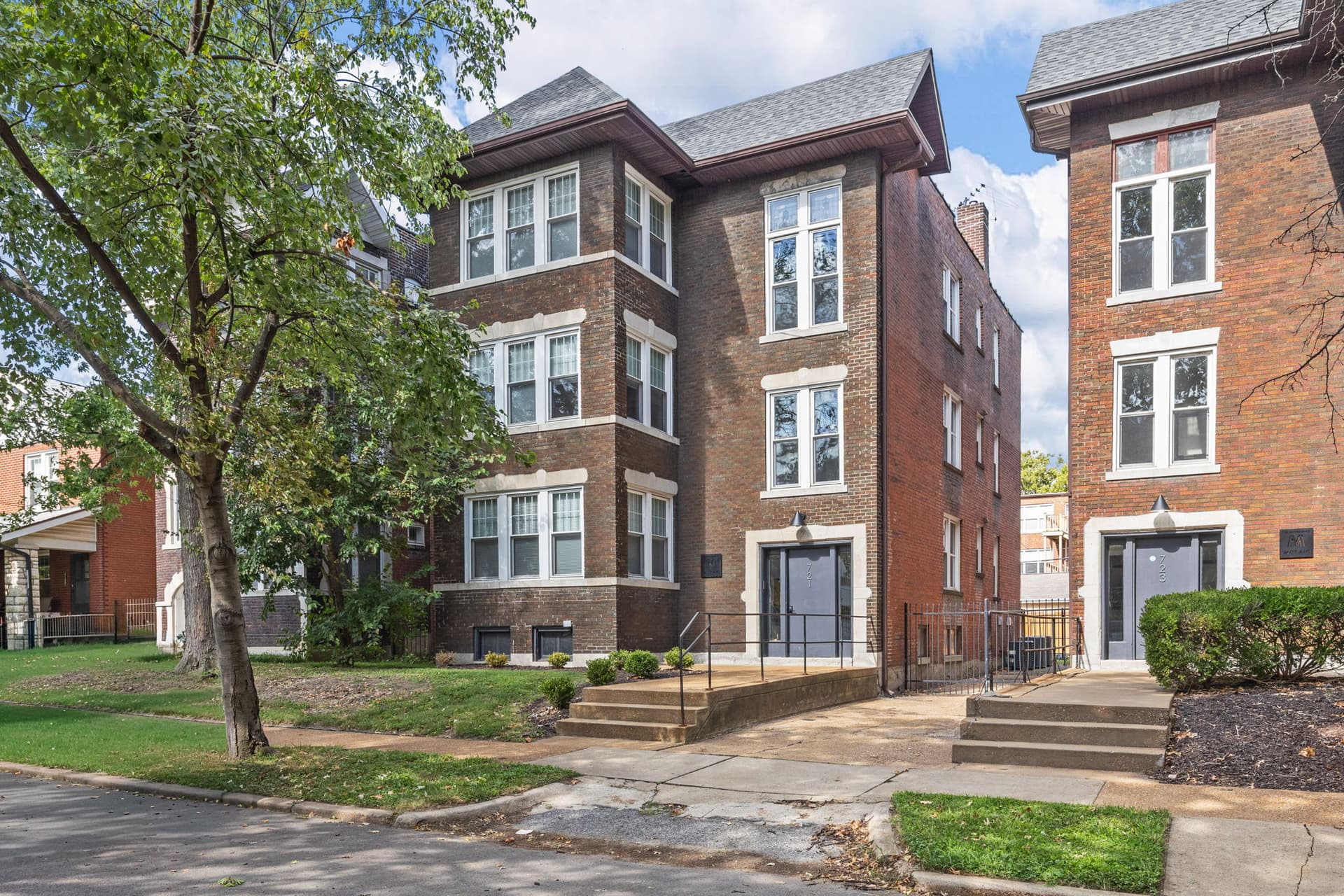 721 Interdrive Street, University City, Missouri 63130, United States