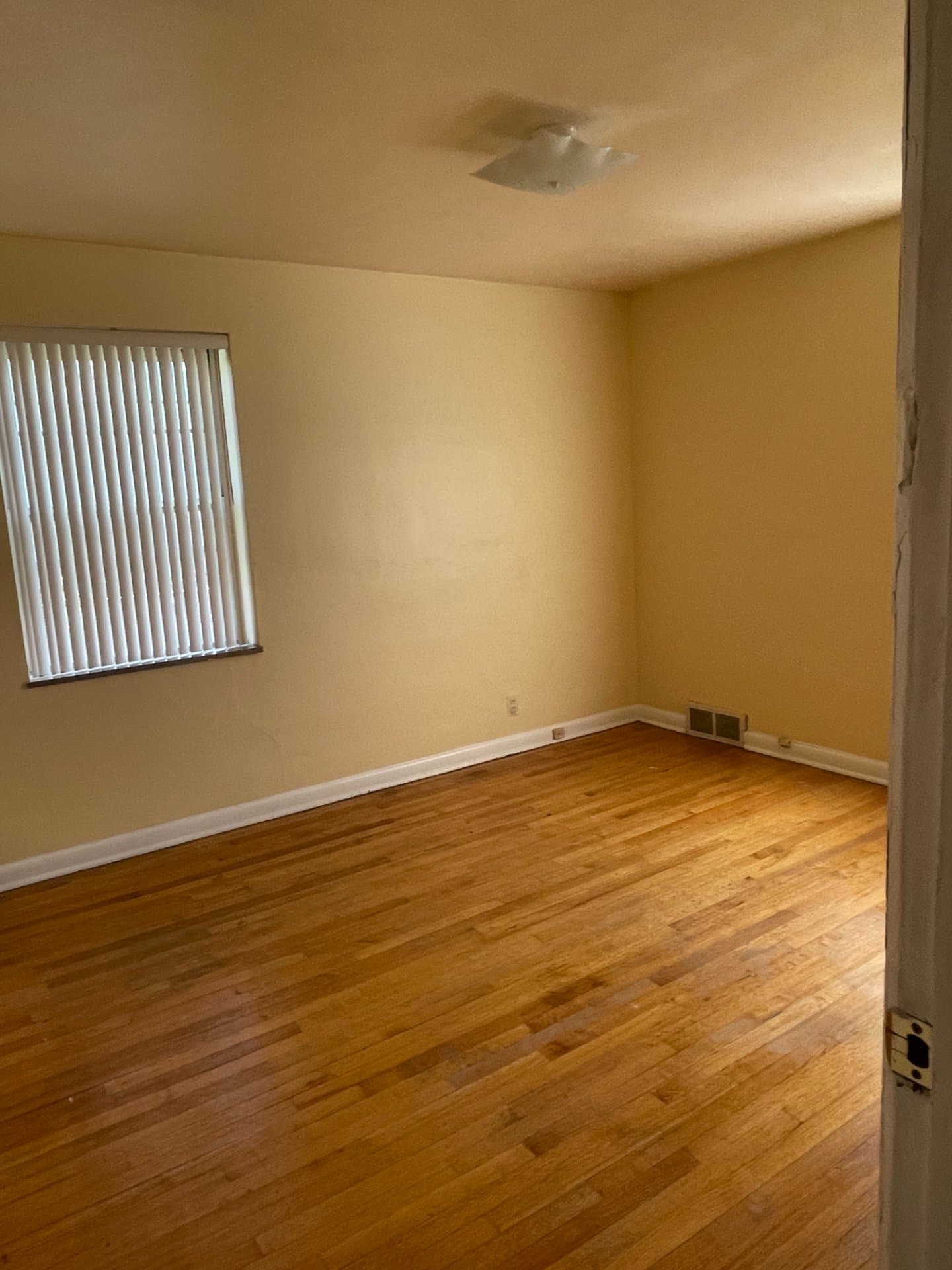 7328 Dartmouth Avenue, University City, Missouri 63130, United States
