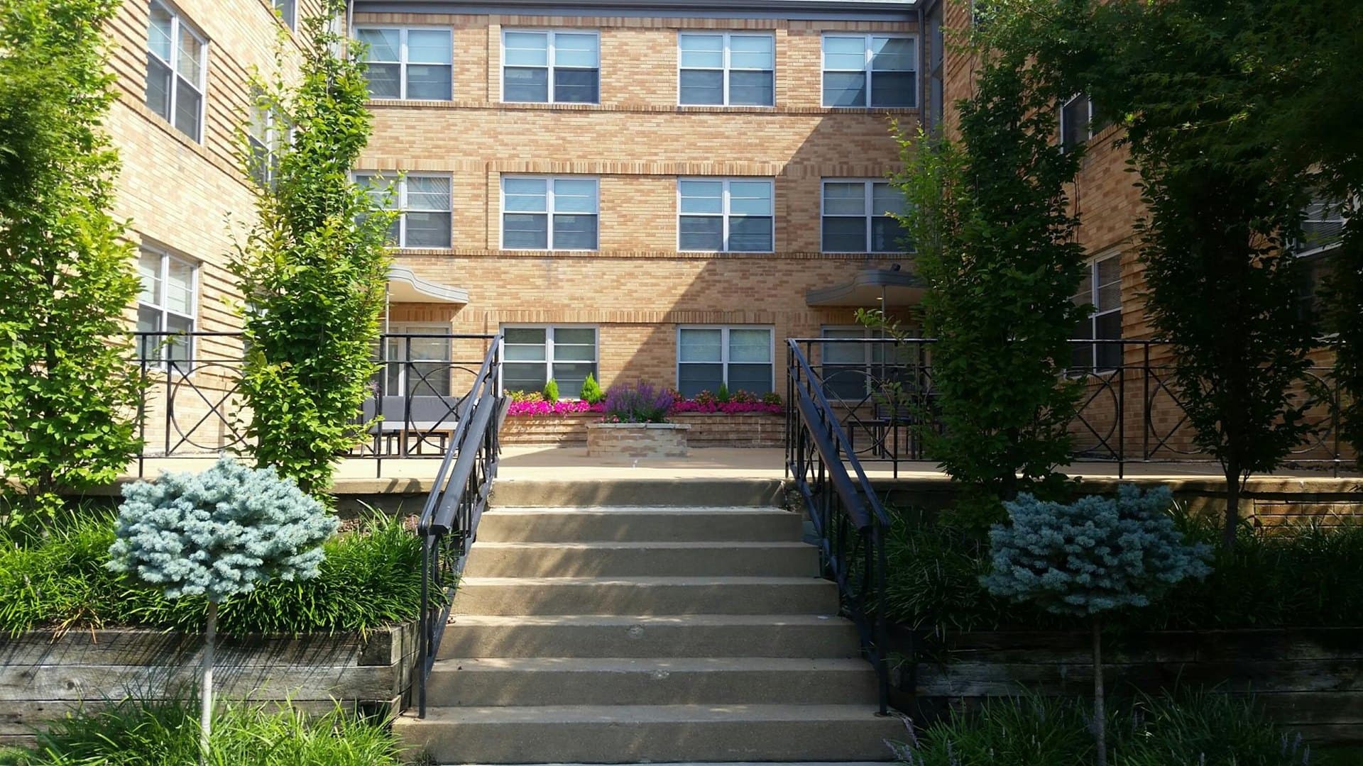 7563 Clayton Road, Clayton, Missouri 63117, United States